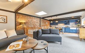 Host & Stay - The Burrow